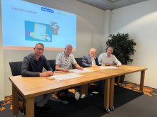 foto Wonen Wateringen, Vehoec en Bouwactief zetten handtekening onder ketensamenwerking